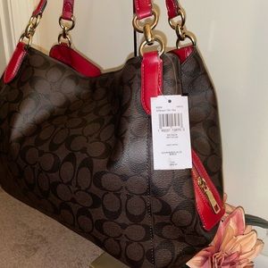 Coach- Hallie Shoulder Bag in Signature Canvas